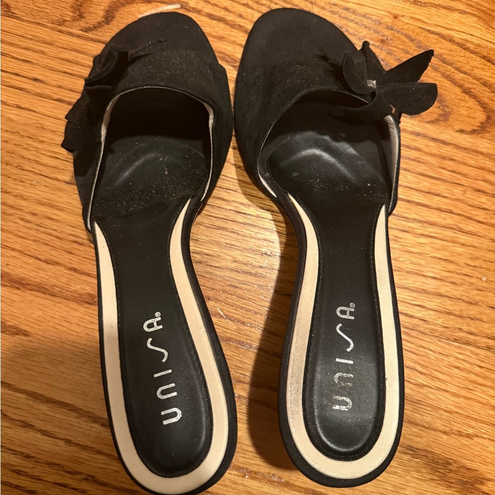 Unisa Fancy Black Shoes Flower And Rhinestone Embellishment Size 7 Dressy Style